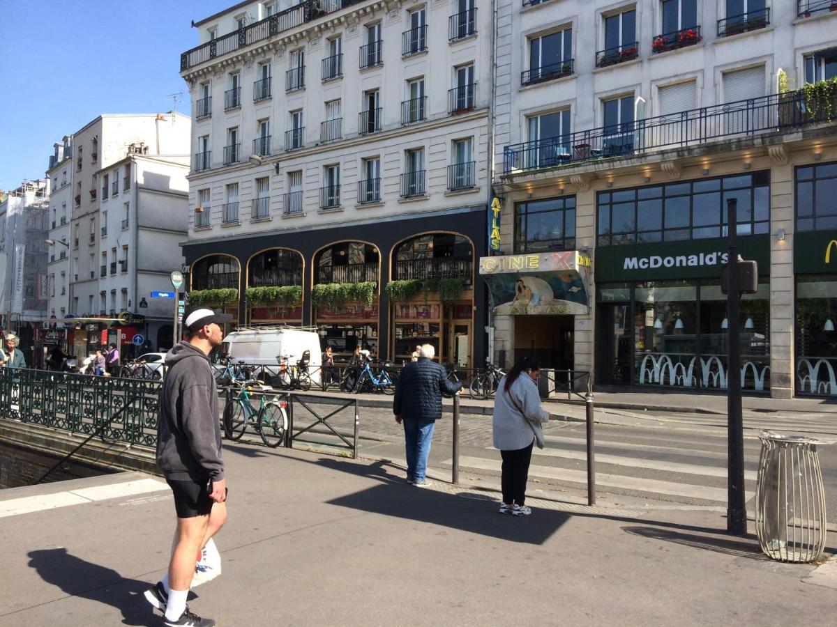 Studio Pigalle De 25 M2 - 2 Lits Simples Type Gigogne Pour 2 Personnes - Quartier Touristique De Paris - 2 Minutes De La Station Metro Pigalle ,Petit Train Vers La Butte Montmartre-Cabaret Moulin Rouge A 200 M,Cabaret Chez Michou-Restaurants-Saunas