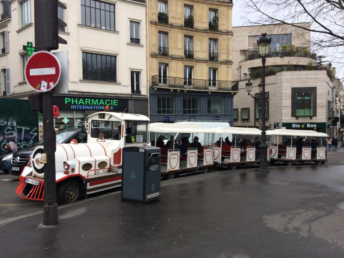 Apartment Studio Pigalle De 25 M2 - 2 Lits Simples Type Gigogne Pour 2 Personnes - Quartier Touristique De Paris - 2 Minutes De La Station Metro Pigalle ,Petit Train Vers La Butte Montmartre-Cabaret Moulin Rouge A 200 M,Cabaret Chez Michou-Restaurants-Saunas