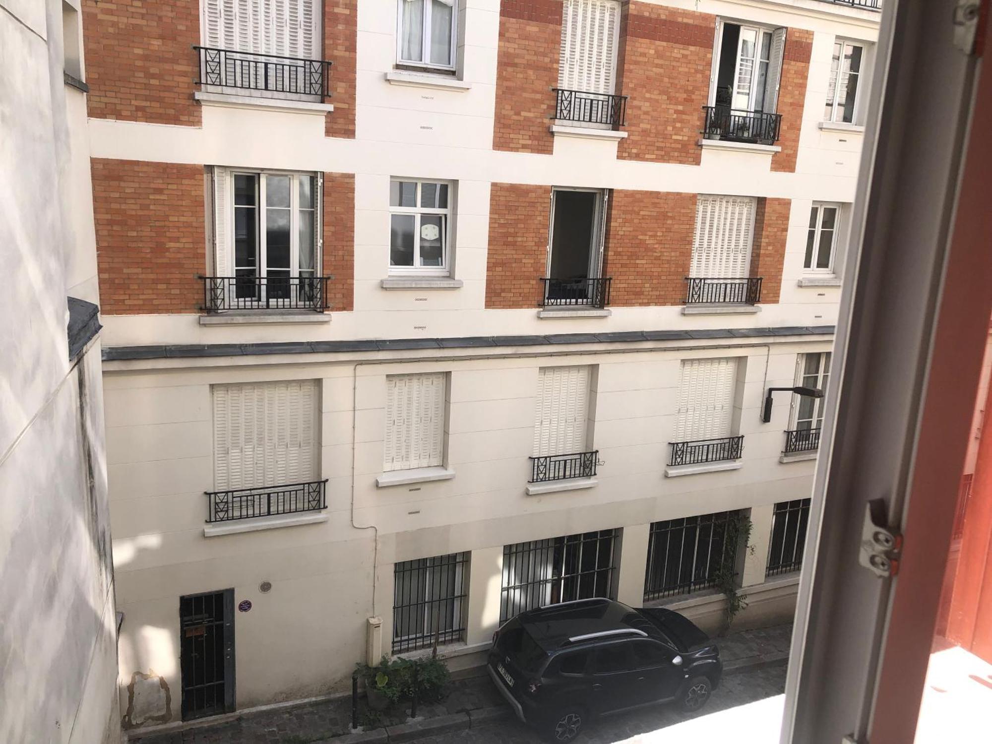 Studio Pigalle De 25 M2 - 2 Lits Simples Type Gigogne Pour 2 Personnes - Quartier Touristique De Paris - 2 Minutes De La Station Metro Pigalle ,Petit Train Vers La Butte Montmartre-Cabaret Moulin Rouge A 200 M,Cabaret Chez Michou-Restaurants-Saunas Apartment Paris