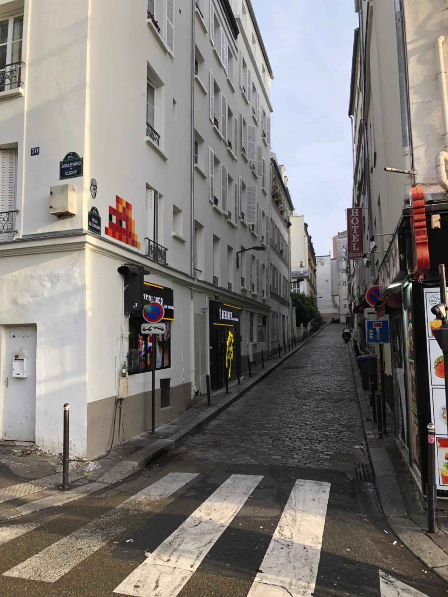 Studio Pigalle De 25 M2 - 2 Lits Simples Type Gigogne Pour 2 Personnes - Quartier Touristique De Paris - 2 Minutes De La Station Metro Pigalle ,Petit Train Vers La Butte Montmartre-Cabaret Moulin Rouge A 200 M,Cabaret Chez Michou-Restaurants-Saunas Apartment *